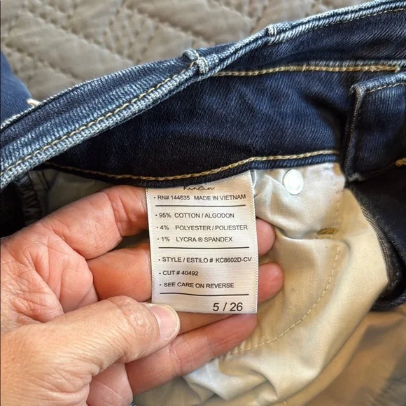 NWT KanCan Women's High Rise Bellbottom Flare Jeans in Dark Blue - Picture 12 of 12